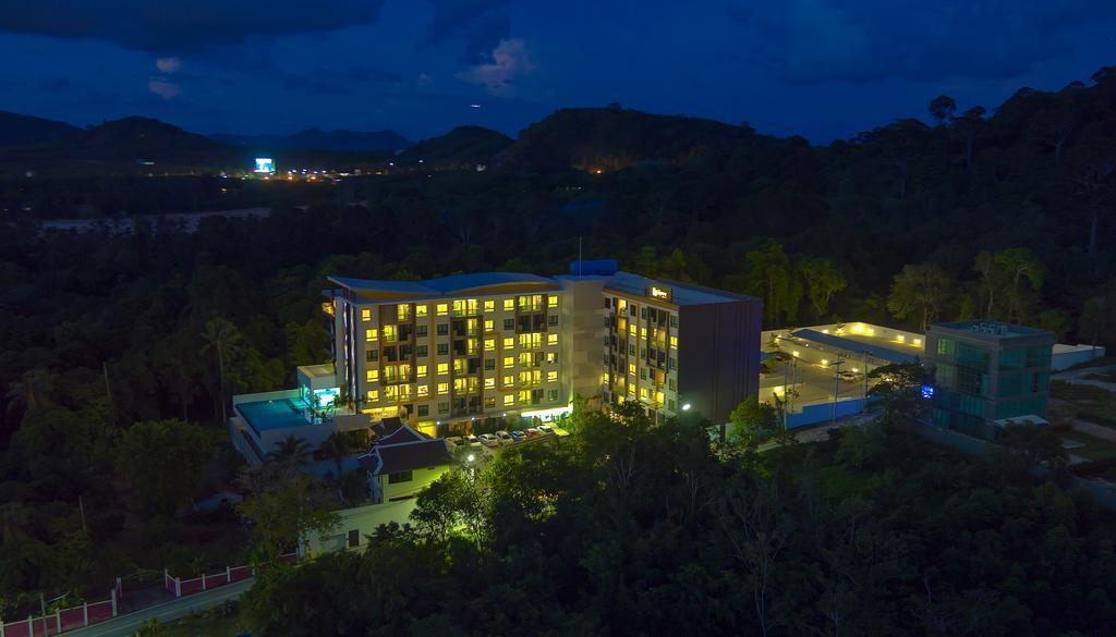 Happy Place Phuket Exterior photo